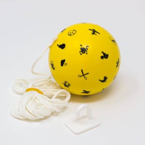 Marsden Ball, gul med bogstaver og tal